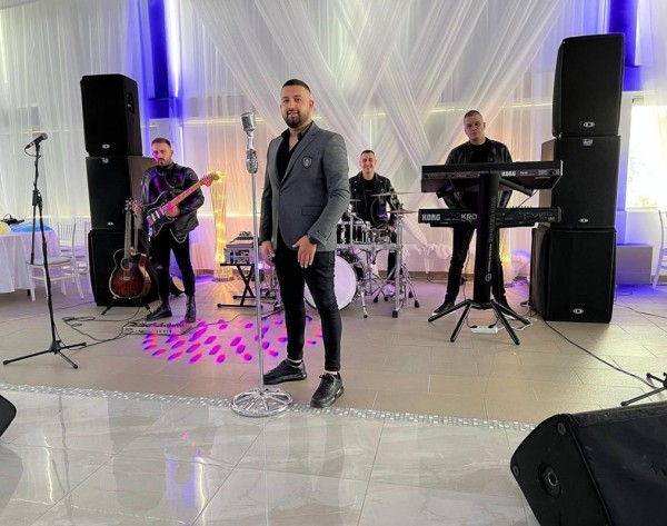 infinity-band-bend-za-svadbe-vencanja-proslave-ludi-kamen-4